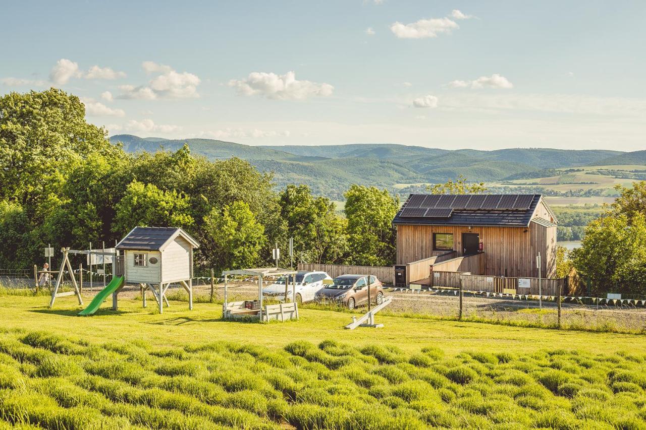 Natura Hill Zebegeny - Butik Szobak Es Etterem Bagian luar foto
